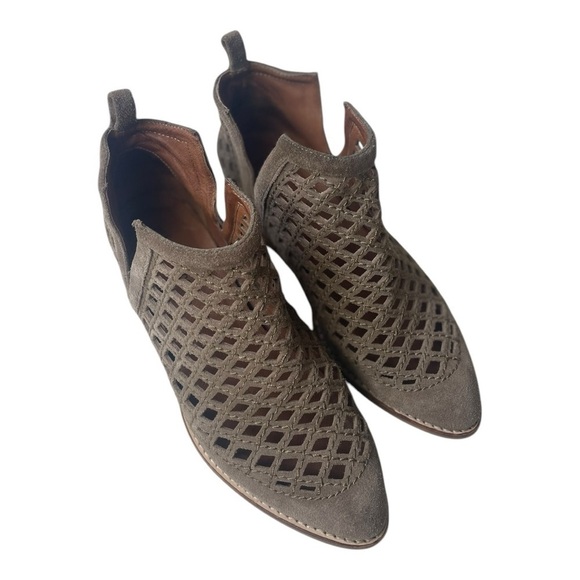 Jeffrey Campbell Women’s Taggart Tan Suede Open Weave Pull On  Ankle Boots - Picture 7 of 8